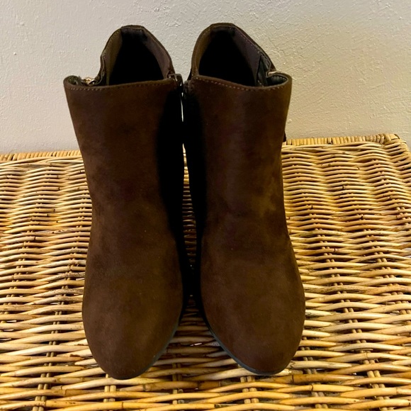 La Halle booties. Synthetic brown suede, double zipper.  NWT SIZE 38 - Picture 5 of 11
